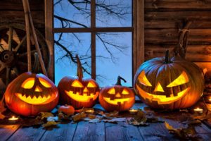 jack-o'-lanterns. Halloween curb appeal. Porch decorations. history of pumpkins