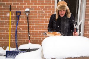 winter grilling in the snow, using the grill in the winter